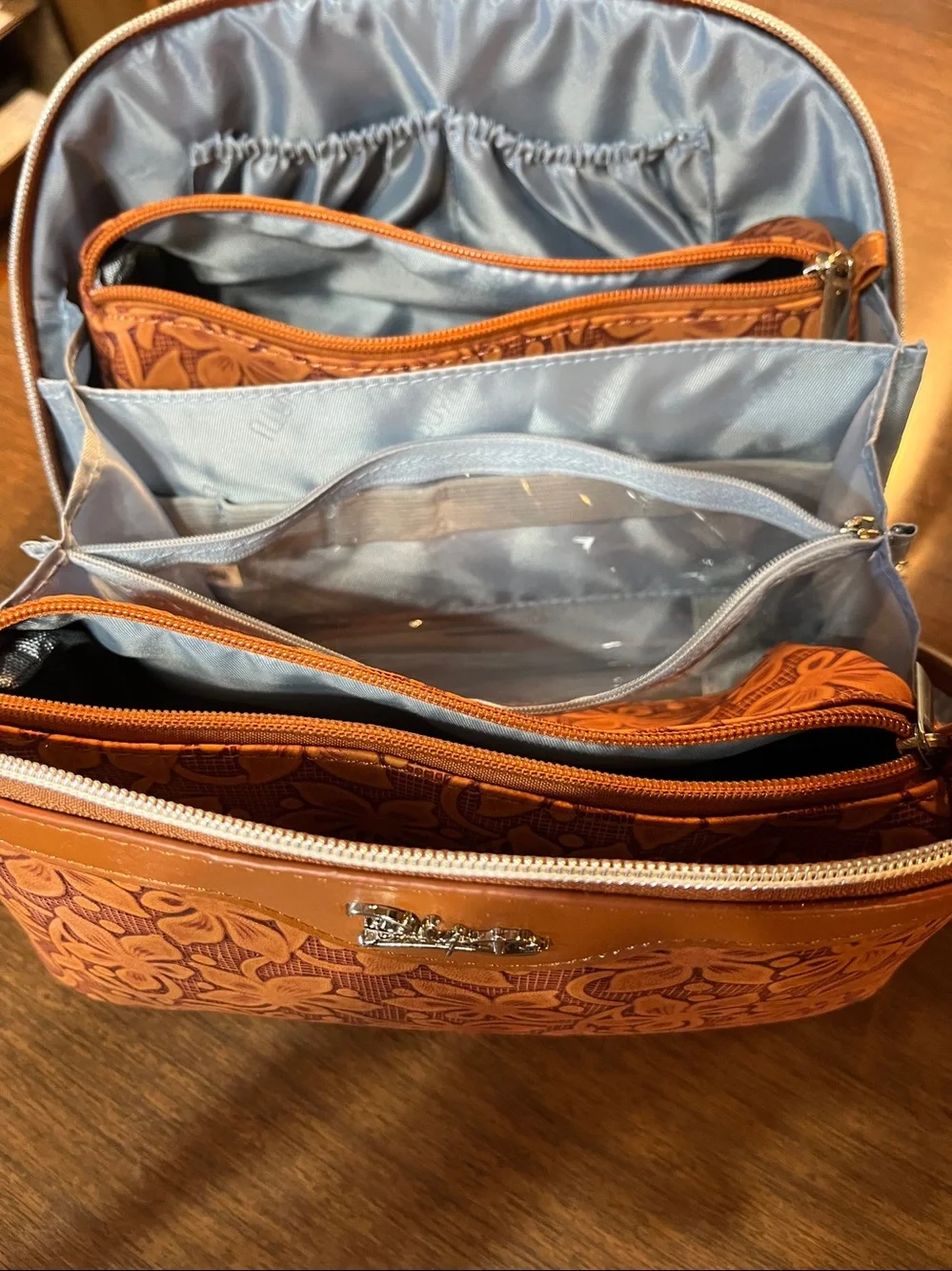 BOYATU cosmetic organizer carry case Brown embossed 10” x 5” x 5” looks new 2130